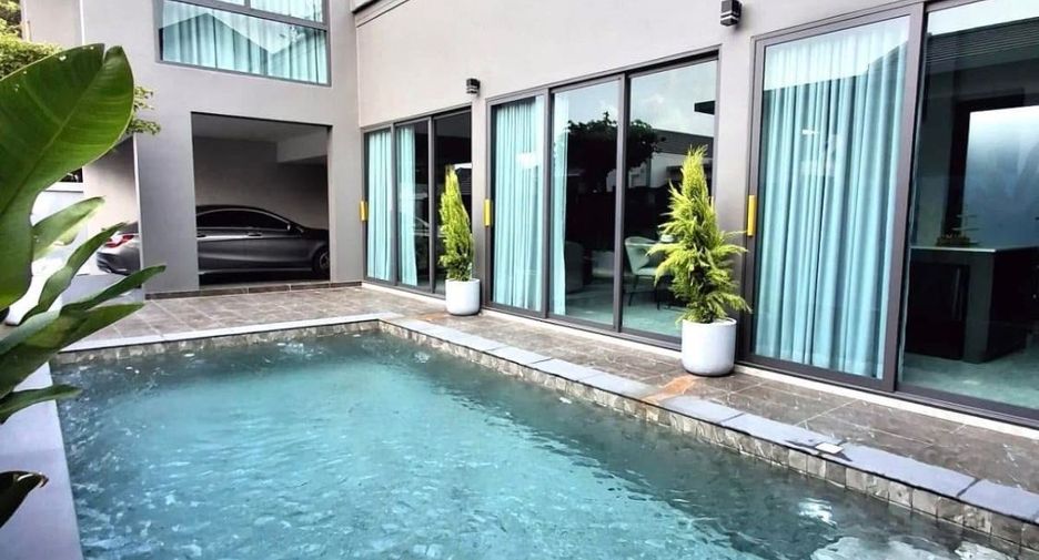 For sale 4 bed villa in Bang Lamung, Chonburi