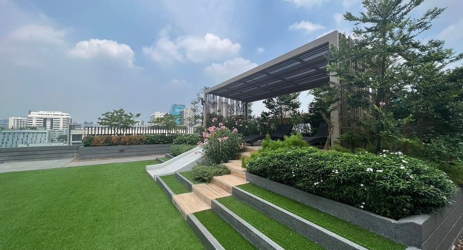 For sale 1 bed condo in Huai Khwang, Bangkok