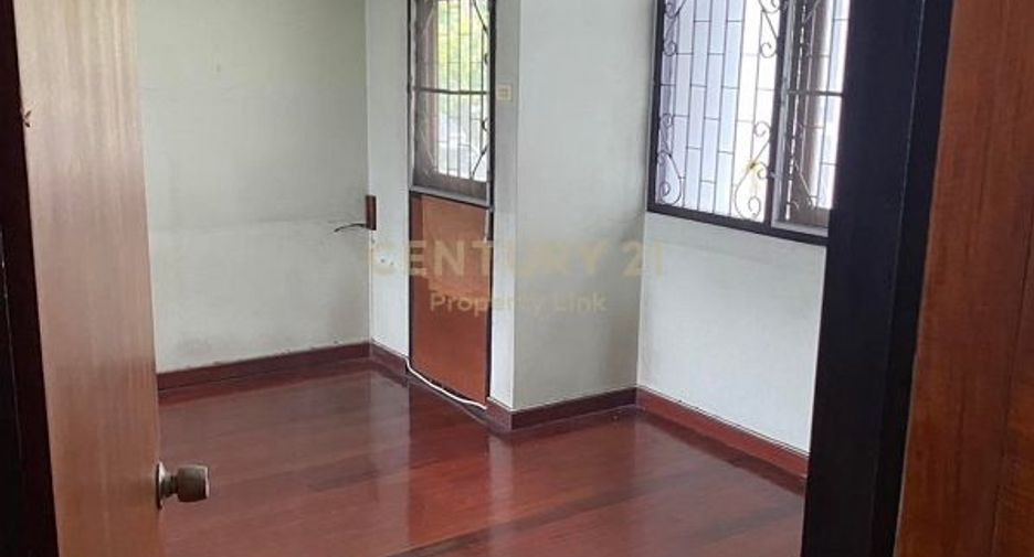For sale 3 bedrooms house in Din Daeng, Bangkok