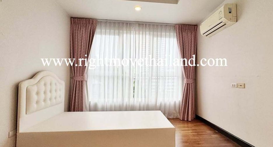 For sale 3 bedrooms condo in Watthana, Bangkok