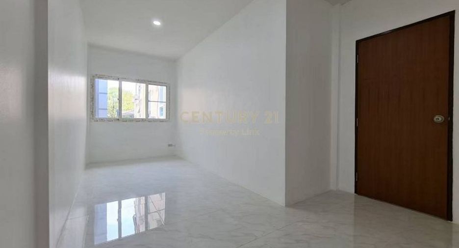 Reihenhaus zum Kauf mit 3 Zimmer in Din Daeng, Bangkok