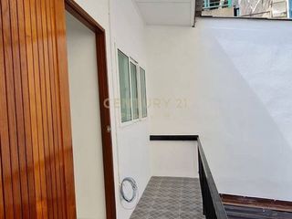 For sale 3 bed townhouse in Din Daeng, Bangkok