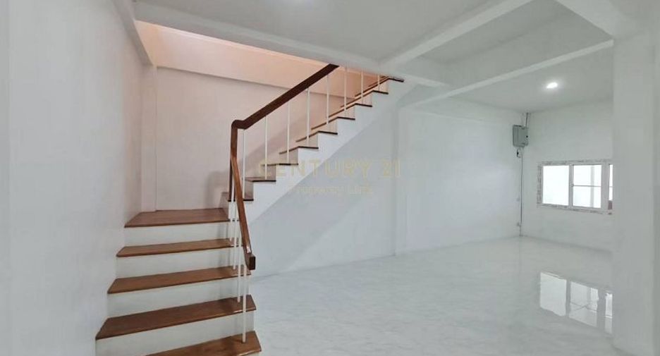 Reihenhaus zum Kauf mit 3 Zimmer in Din Daeng, Bangkok