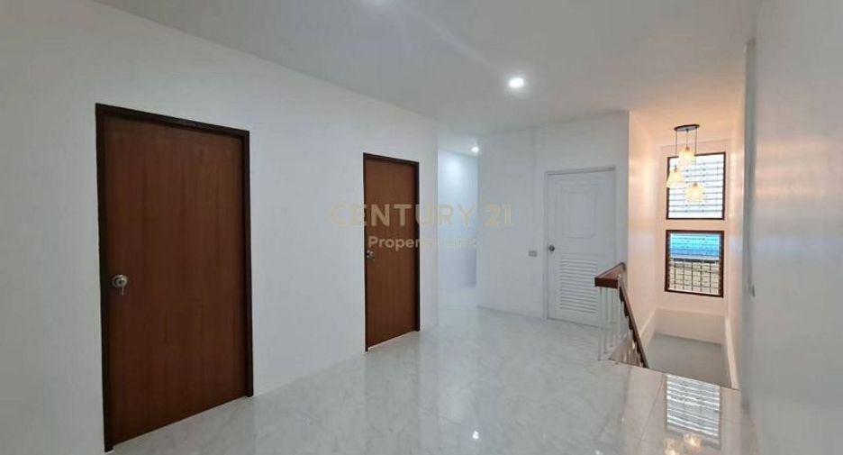 Reihenhaus zum Kauf mit 3 Zimmer in Din Daeng, Bangkok