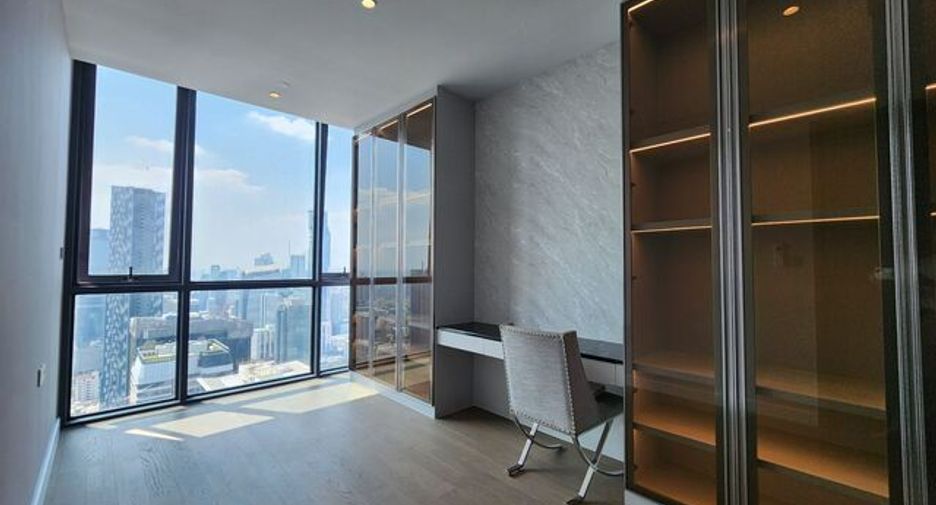 For rent 4 bedrooms condo in Sathon, Bangkok