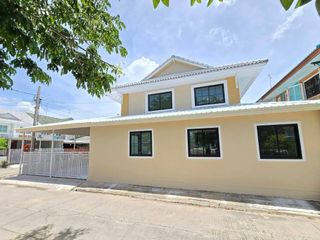 For sale 5 Beds townhouse in Sai Noi, Nonthaburi