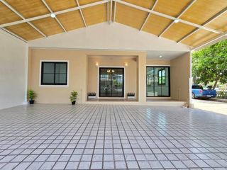 For sale 5 Beds townhouse in Sai Noi, Nonthaburi