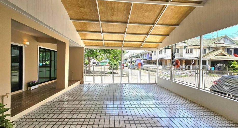 For sale 5 Beds townhouse in Sai Noi, Nonthaburi