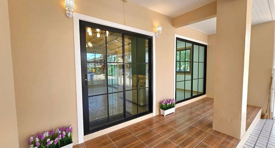 For sale 5 Beds townhouse in Sai Noi, Nonthaburi