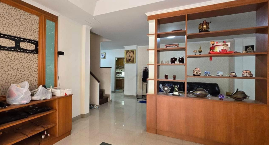 Casa en venta de 5 habitaciones en Bang Khen, Bangkok
