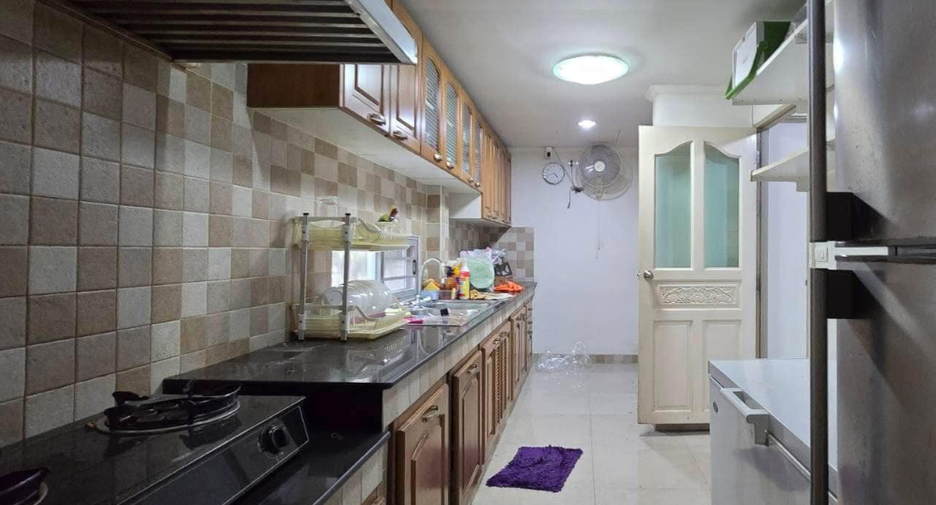 Casa en venta de 5 habitaciones en Bang Khen, Bangkok