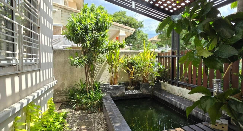 Casa en venta de 5 habitaciones en Bang Khen, Bangkok