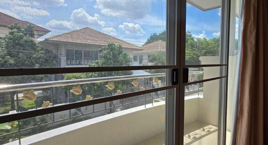 Casa en venta de 5 habitaciones en Bang Khen, Bangkok