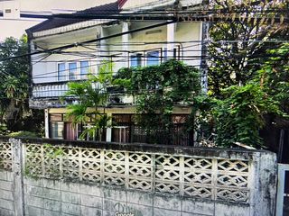 For sale 3 ベッドルーム house in Phra Khanong, Bangkok