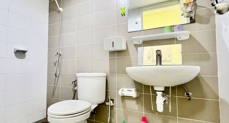 For sale 3 bedrooms townhouse in Mueang Nonthaburi, Nonthaburi