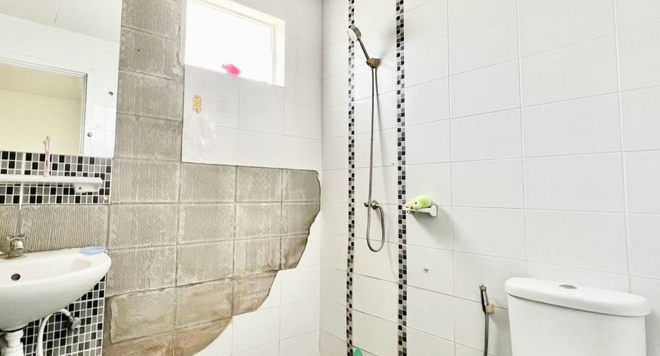 For sale 3 bedrooms townhouse in Mueang Nonthaburi, Nonthaburi