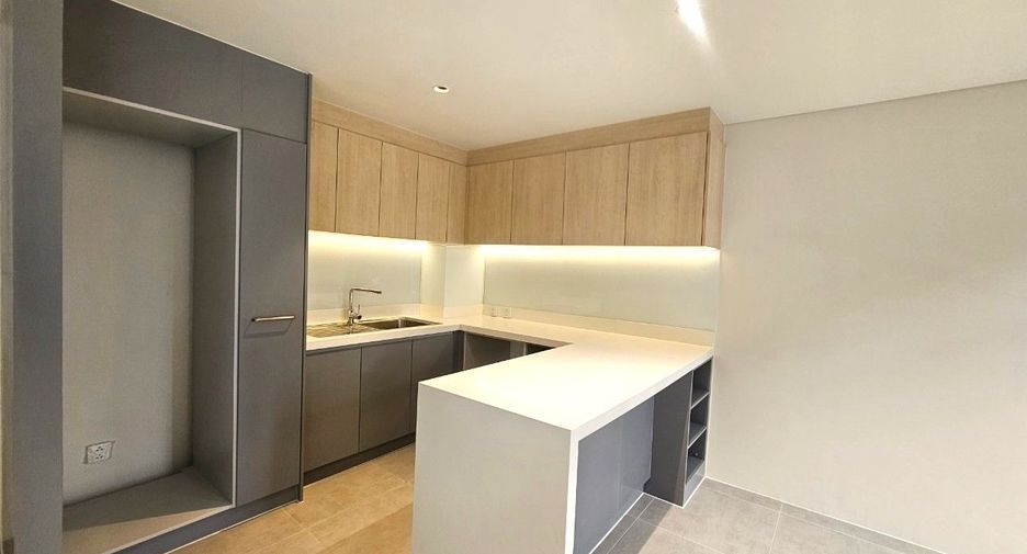 For rent 2 bedrooms townhouse in Wang Thonglang, Bangkok