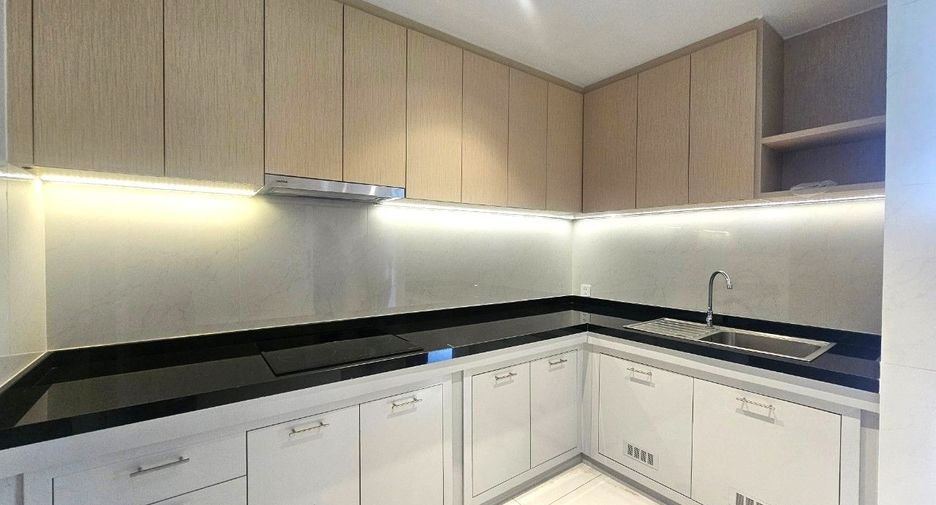 For rent 2 bedrooms townhouse in Wang Thonglang, Bangkok