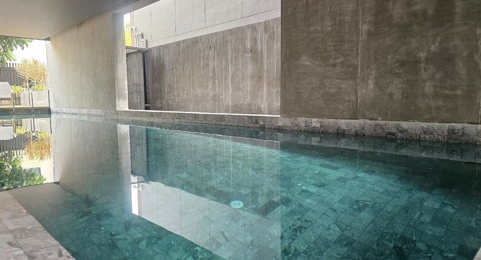 For rent 2 bedrooms townhouse in Wang Thonglang, Bangkok