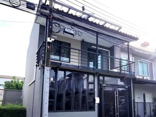 For rent 3 Beds townhouse in Lat Phrao, Bangkok