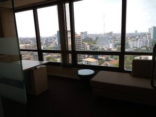For rent and for sale 1 bed office in Phaya Thai, Bangkok