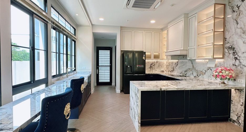 For rent and for sale 5 bedrooms house in Saphan Sung, Bangkok
