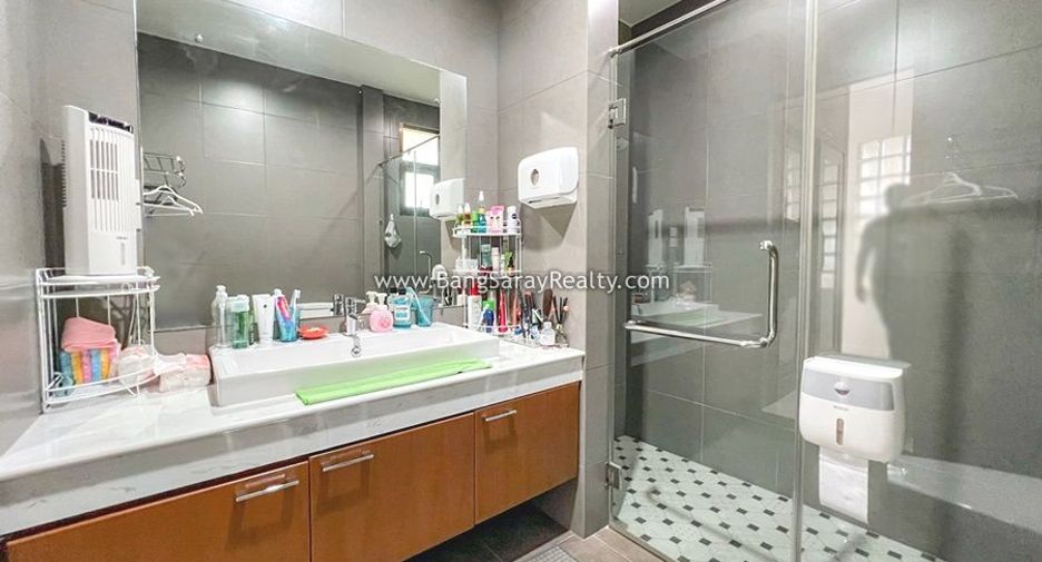 For sale 3 bedrooms house in Sattahip, Chonburi
