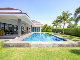 For sale 3 bedrooms villa in Cha Am, Phetchaburi