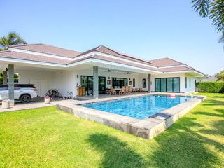 For sale 3 bedrooms villa in Cha Am, Phetchaburi