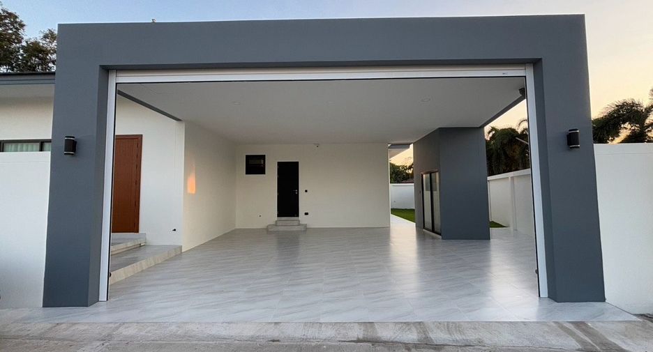 For sale 3 bedrooms villa in Bang Lamung, Chonburi