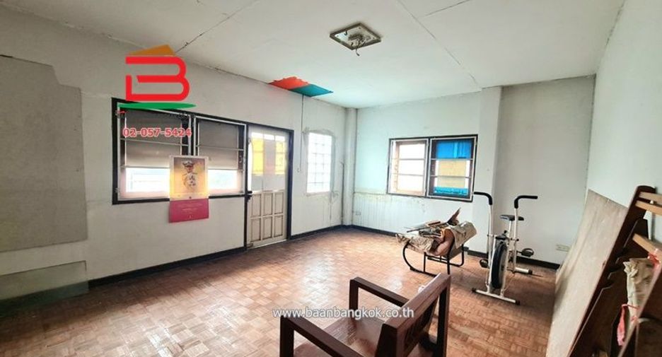Reihenhaus zum Kauf mit 3 Zimmer in Bang Yai, Nonthaburi
