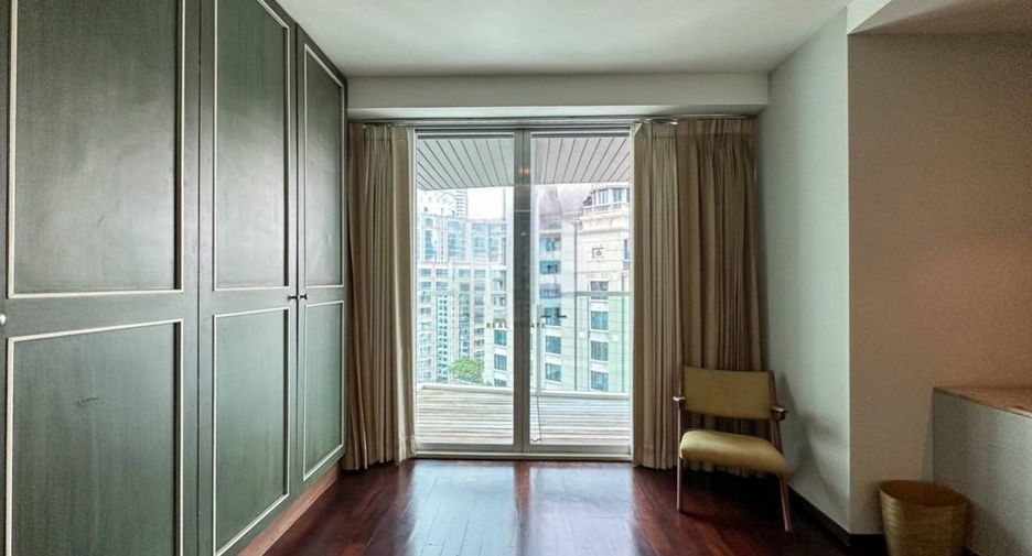 For sale 2 bedrooms condo in Pathum Wan, Bangkok