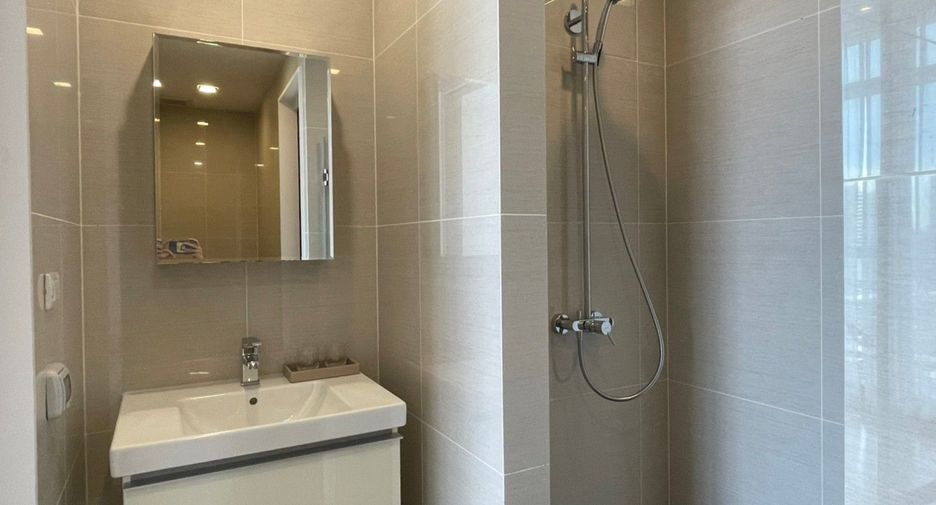 For rent 2 bedrooms apartment in Khlong Toei, Bangkok
