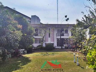 For sale 6 Beds house in Phra Khanong, Bangkok