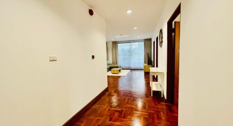 For rent 2 bedrooms apartment in Khlong Toei, Bangkok