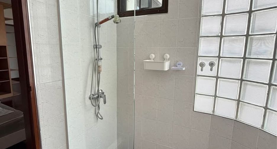 For rent 2 bedrooms apartment in Khlong Toei, Bangkok