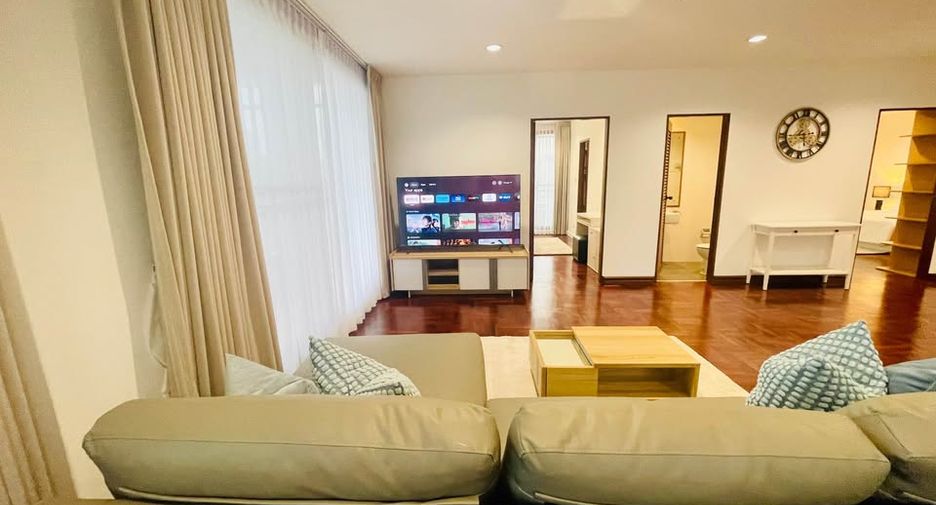 For rent 2 bedrooms apartment in Khlong Toei, Bangkok