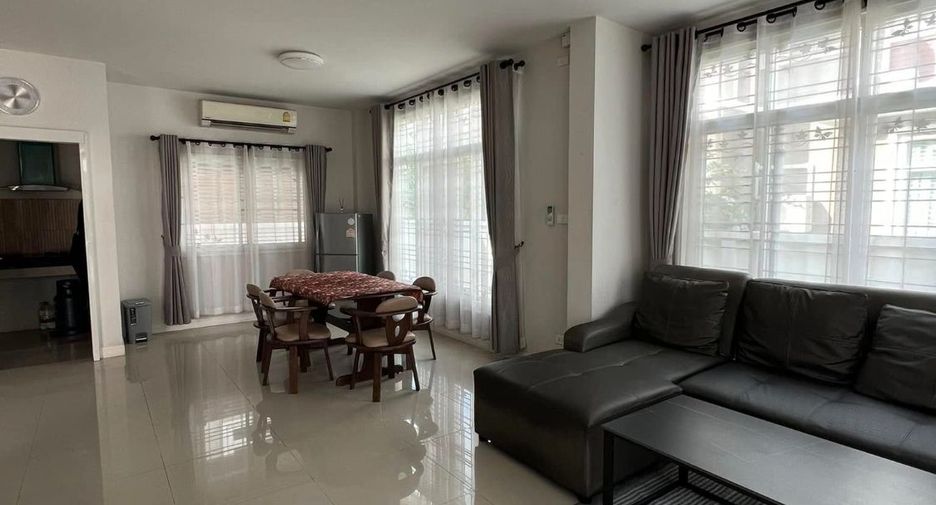 For rent and for sale 4 bedrooms house in San Kamphaeng, Chiang Mai
