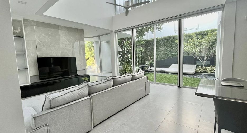 For rent and for sale 4 bedrooms house in Bang Phli, Samut Prakan