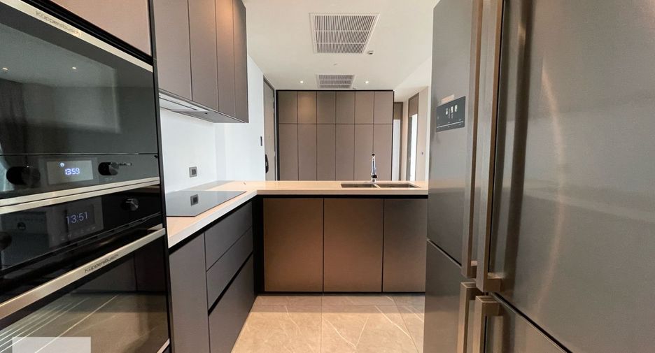 Wohnung zur Miete mit 3 Zimmer in Khlong Toei, Bangkok