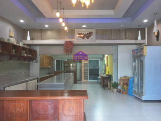 Local comercial en venta de 3 habitaciones en Mueang Ratchaburi, Ratchaburi