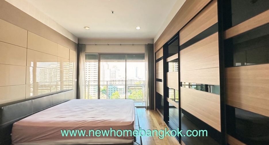 For rent 3 bedrooms condo in Khlong Toei, Bangkok