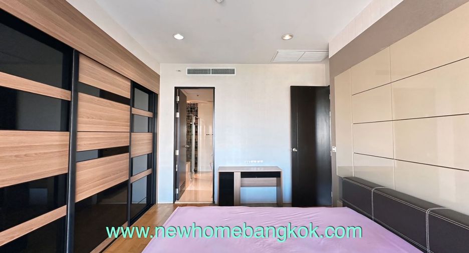 For rent 3 bedrooms condo in Khlong Toei, Bangkok