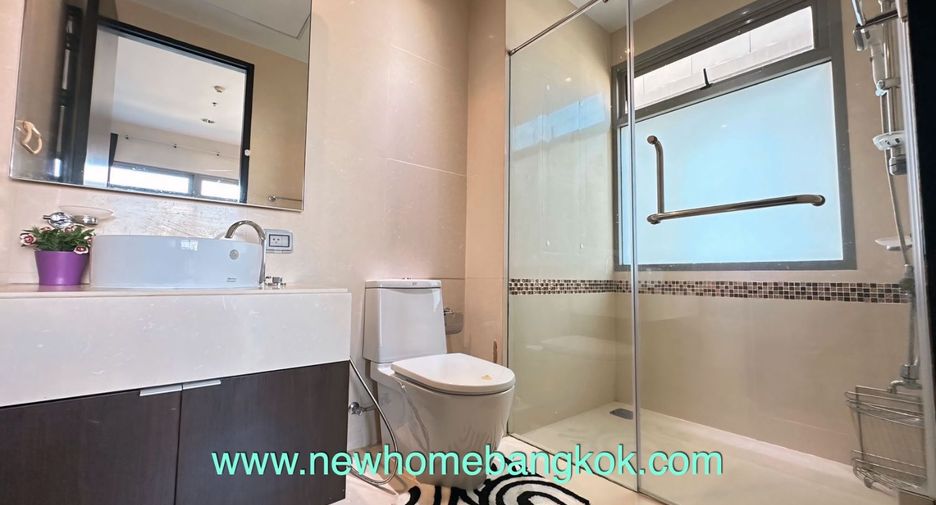 For rent 3 bedrooms condo in Khlong Toei, Bangkok