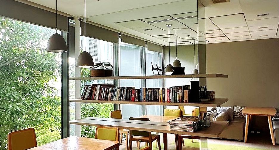 For sale 1 bed condo in Phra Khanong, Bangkok