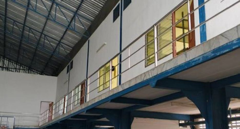 Almacén en venta en Nikhom Phatthana, Rayong