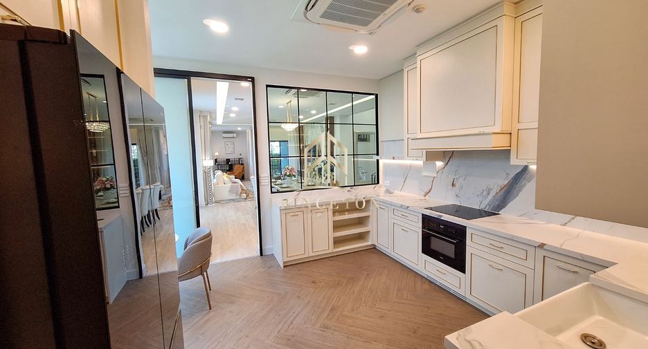 Haus zur Miete und zum Kauf mit 4 Zimmer in Saphan Sung, Bangkok