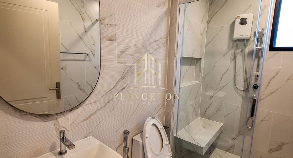 Haus zur Miete und zum Kauf mit 4 Zimmer in Saphan Sung, Bangkok