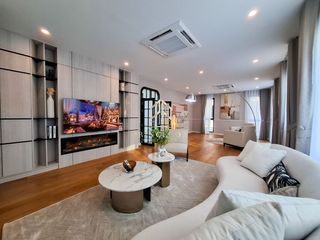 For rent and for sale 5 bed house in Saphan Sung, Bangkok