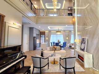 Casa en alquiler y en venta de 4 habitaciones en Bang Kapi, Bangkok